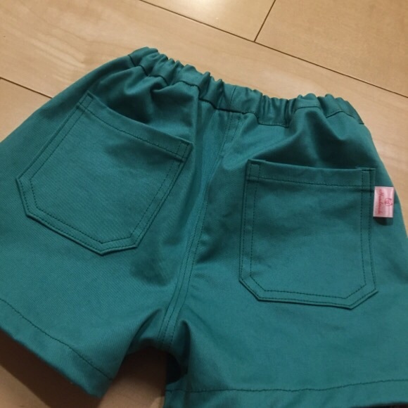 ショートパンツ