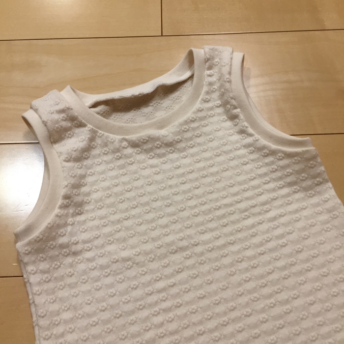 白タンクトップ１２０