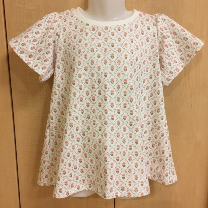フリルＴシャツ　フリル袖