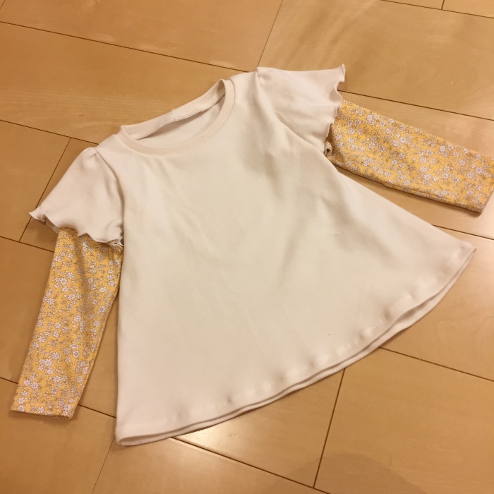 フリルＴシャツ　フリル袖長袖ドッキング